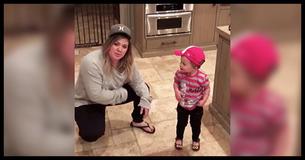 Watch As Kelly Clarkson And River Rose Perform The Cutest Mother-Daughter Dance Ever- All For A Good Cause Watch As Kelly Clarkson And River Rose Perform The Cutest Mother-Daughter Dance Ever- All For A Good Cause