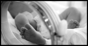 La communauté en ligne se mobilise derrière les parents d'un bébé qui a été frappé par un softball alors qu'ils partagent une mise à jour
La communauté en ligne se mobilise derrière les parents d'un bébé qui a été frappé par un softball alors qu'ils partagent une mise à jour