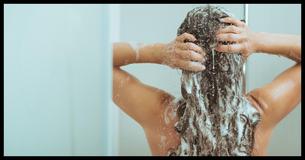 Évite ces 6 habitudes sous la douche si tu veux des cheveux beaux et soyeux Évite ces 6 habitudes sous la douche si tu veux des cheveux beaux et soyeux