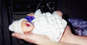 Médicos Dizem Que Menina Recém-Nascida Só Viverá Poucos Dias - 12 Anos Depois, Ela É Um Milagre Ambulante Médicos Dizem Que Menina Recém-Nascida Só Viverá Poucos Dias - 12 Anos Depois, Ela É Um Milagre Ambulante