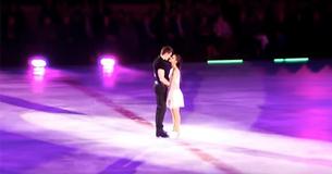 Man Embraces Woman On Ice But Moments Later 'Dirty Dancing' Routine Makes Everyone's Eyes Pop Man Embraces Woman On Ice But Moments Later 'Dirty Dancing' Routine Makes Everyone's Eyes Pop