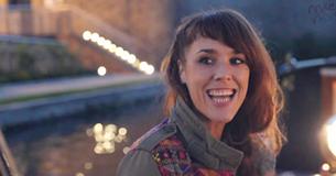 ZAZ Performs 'Je Veux' On Street And Captures Everyone's Heart ZAZ Performs 'Je Veux' On Street And Captures Everyone's Heart