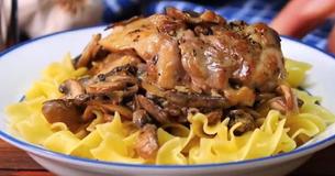 This Super Quick And Delicious One Pan Chicken Smothered In Garlicky Mushroom Sauce Is The Perfect Quick And Delicious Dinner This Super Quick And Delicious One Pan Chicken Smothered In Garlicky Mushroom Sauce Is The Perfect Quick And Delicious Dinner