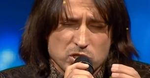 En entendant cet homme chanter, quelque chose a changé au plus profond de moi En entendant cet homme chanter, quelque chose a changé au plus profond de moi