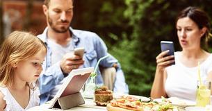 This One Goes Out To The Parents Who Give Their Kids Tablets In Restaurants This One Goes Out To The Parents Who Give Their Kids Tablets In Restaurants