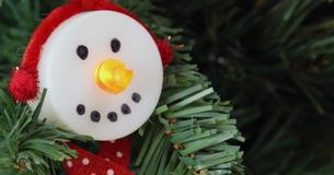 Reuse Your Tea Lights As Pretty Snowman Ornaments Using This Amazing DIY Transformation Reuse Your Tea Lights As Pretty Snowman Ornaments Using This Amazing DIY Transformation