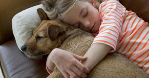 Selon les recherches, la perte de votre chien peut être aussi difficile que la perte d'un être cher Selon les recherches, la perte de votre chien peut être aussi difficile que la perte d'un être cher