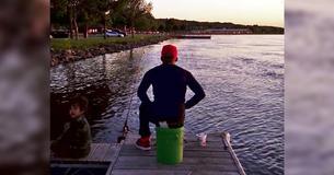 Teenager Passerby Sees Father Fishing With Son At Lake - Moments Later She Witnesses Him Jump In Teenager Passerby Sees Father Fishing With Son At Lake - Moments Later She Witnesses Him Jump In