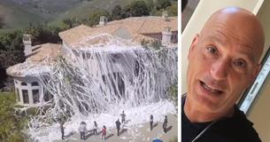 Comediante Howie Mandel encontra sua mansão coberta por 4.000 rolos de papel higiênico Comediante Howie Mandel encontra sua mansão coberta por 4.000 rolos de papel higiênico