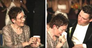 Emotional Moment! A Newlywed Groom Falls To His Knees To Dance Face-To-Face With His Wheelchair-Bound Mom Emotional Moment! A Newlywed Groom Falls To His Knees To Dance Face-To-Face With His Wheelchair-Bound Mom