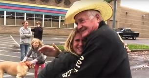 Good Samaritan Gifts Mother Who Lost Everything in Wildfire a Free RV Good Samaritan Gifts Mother Who Lost Everything in Wildfire a Free RV