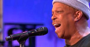 Subway Singer's Raw Talent Amazes Crowd With Chilling 'Unchained Melody' Subway Singer's Raw Talent Amazes Crowd With Chilling 'Unchained Melody'