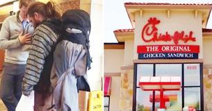 Homeless Man Pleads For Scraps Only To Have Chick-fil-A Manager Say 'No' And Takes Action Homeless Man Pleads For Scraps Only To Have Chick-fil-A Manager Say 'No' And Takes Action
