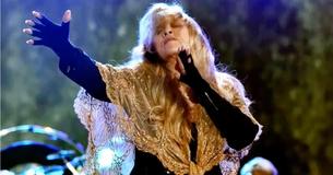 Stevie Nicks Is Giving Away Shawls She Stored In A Temperature-Controlled Vault Stevie Nicks Is Giving Away Shawls She Stored In A Temperature-Controlled Vault