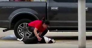 Owner Drags Helpless Dog Into Kill Shelter To Leave Him, But She Didn't Know An Angel Was Watching Owner Drags Helpless Dog Into Kill Shelter To Leave Him, But She Didn't Know An Angel Was Watching