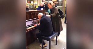 Cat's Performer Sings Inspiring Impromptu Duet With Elderly Man Cat's Performer Sings Inspiring Impromptu Duet With Elderly Man
