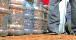 Man Collects Pennies For Over 45 Years, Bank Tellers Stunned By Total Value Man Collects Pennies For Over 45 Years, Bank Tellers Stunned By Total Value