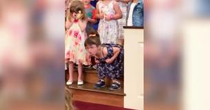 Dancing 5-Yr-Old Steals Spotlight At Preschool Graduation & Has The Internet Cracking Up Dancing 5-Yr-Old Steals Spotlight At Preschool Graduation & Has The Internet Cracking Up