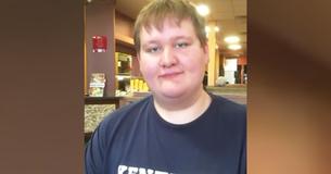 Boy, 17, Loses More Than 100 Pounds Walking To School Everyday, Drastically Changing His Appearance Boy, 17, Loses More Than 100 Pounds Walking To School Everyday, Drastically Changing His Appearance