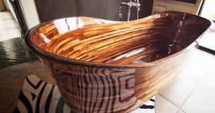 Former Boat Maker Creates Stunning Wooden Bathtubs Former Boat Maker Creates Stunning Wooden Bathtubs