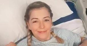 Mujer de 23 años quedó paralizada parcialmente luego de sufrir un derrame cerebral al quebrarse el cuello Mujer de 23 años quedó paralizada parcialmente luego de sufrir un derrame cerebral al quebrarse el cuello