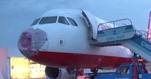 Pilot Flies Blind, Lands Safely After Hailstorm Badly Damages Plane Pilot Flies Blind, Lands Safely After Hailstorm Badly Damages Plane