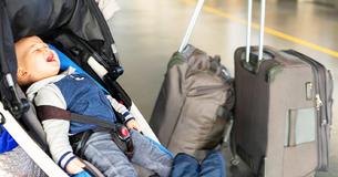 Un aereo è stato obbligato a ritornare indietro dopo che una mamma ha detto all'equipaggio di aver dimenticato suo figlio all'aeroporto Un aereo è stato obbligato a ritornare indietro dopo che una mamma ha detto all'equipaggio di aver dimenticato suo figlio all'aeroporto
