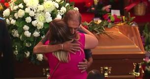 Hundreds Of People Came Out To Help A Man Without Any Family Bury His Wife After She Was Killed In The El Paso Incident Hundreds Of People Came Out To Help A Man Without Any Family Bury His Wife After She Was Killed In The El Paso Incident