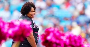 Former NFL Star DeAngelo Williams Helps Pay For 500 Mammograms In Memory Of His Mom Who Died of Breast Cancer Former NFL Star DeAngelo Williams Helps Pay For 500 Mammograms In Memory Of His Mom Who Died of Breast Cancer