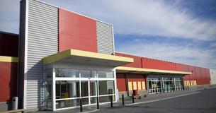 A Grocery Chain Is Giving Police, Healthcare Workers, And The Armed Forces A Huge 20% Discount A Grocery Chain Is Giving Police, Healthcare Workers, And The Armed Forces A Huge 20% Discount