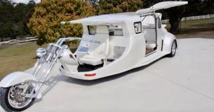 Custom-Made Half-Motorcycle And Half-Limousine Carriage Can Carry Up To Eight People Custom-Made Half-Motorcycle And Half-Limousine Carriage Can Carry Up To Eight People