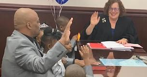 Single Dad And Longtime Foster Parent From New York Adopts 5 Siblings To Keep Them Together Single Dad And Longtime Foster Parent From New York Adopts 5 Siblings To Keep Them Together