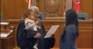 Judge Holds Law Grad’s Baby To Include Him In Mom’s Swearing In Judge Holds Law Grad’s Baby To Include Him In Mom’s Swearing In
