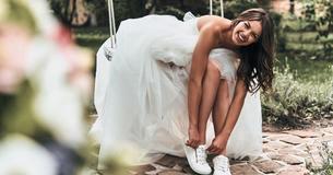 Novia es ridiculizada por sus amigas por comprar vestido de novia de una marca económica para reducir gastos Novia es ridiculizada por sus amigas por comprar vestido de novia de una marca económica para reducir gastos