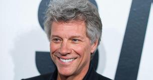 La Fundación Jon Bon Jovi donó medio millón de dólares para construirle viviendas a los veteranos sin hogar La Fundación Jon Bon Jovi donó medio millón de dólares para construirle viviendas a los veteranos sin hogar