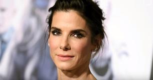 Personne n'a réalisé que Sandra Bullock a donné 1 million de dollars chaque fois qu'il y a un désastre Personne n'a réalisé que Sandra Bullock a donné 1 million de dollars chaque fois qu'il y a un désastre