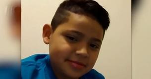 Un niño estaba vendiendo magdalenas para ayudar a su familia, pero fue atropellado por un auto Un niño estaba vendiendo magdalenas para ayudar a su familia, pero fue atropellado por un auto