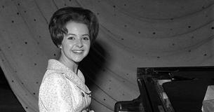 15-Year-Old Brenda Lee Performs Her Song 'I'm Sorry' 15-Year-Old Brenda Lee Performs Her Song 'I'm Sorry'