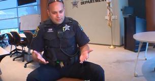 Illinois Police Officer Gives Homeless Man His Shoes Illinois Police Officer Gives Homeless Man His Shoes