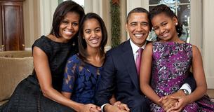Michelle Obama publica una foto familiar con Barack y sus hijas para celebrar el Día de Acción de Gracias Michelle Obama publica una foto familiar con Barack y sus hijas para celebrar el Día de Acción de Gracias