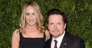 Michael J. Fox publica foto bonita com sua esposa e quatro filhos enquanto participam de um evento de caridade em Nova York Michael J. Fox publica foto bonita com sua esposa e quatro filhos enquanto participam de um evento de caridade em Nova York