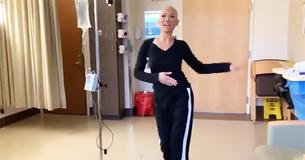 27-Year-Old Fighting Cancer Dances Around Hospital Room Attached to Chemotherapy Treatment 27-Year-Old Fighting Cancer Dances Around Hospital Room Attached to Chemotherapy Treatment