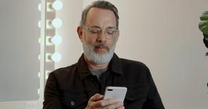 Tom Hanks Says He Cried After Reading Nice Tweets For Thanksgiving Tom Hanks Says He Cried After Reading Nice Tweets For Thanksgiving