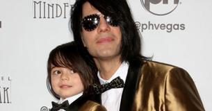 Criss Angel ha annunciato che il cancro del figlio di 5 anni è ritornato Criss Angel ha annunciato che il cancro del figlio di 5 anni è ritornato