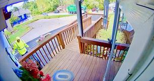 Woman Installs Outside Camera For Mother With Dementia And Records Trash Collector’s Interactions With Her Woman Installs Outside Camera For Mother With Dementia And Records Trash Collector’s Interactions With Her