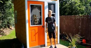 Un jeune garçon de 13 ans de l'Iowa récolte 1 500 $ pour construire sa propre petite maison Un jeune garçon de 13 ans de l'Iowa récolte 1 500 $ pour construire sa propre petite maison