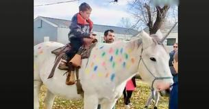 5-Year-Old Boy's School Friends Send Him Off to Cancer Treatment On a Unicorn 5-Year-Old Boy's School Friends Send Him Off to Cancer Treatment On a Unicorn