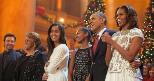 Michelle Obama lembra de 'sentir-se afogando' quando Barack adiou os planos de Natal Michelle Obama lembra de 'sentir-se afogando' quando Barack adiou os planos de Natal