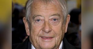 Derek Fowlds From 'Heartbeat' And 'Yes Minister' Has Died Aged 82 Derek Fowlds From 'Heartbeat' And 'Yes Minister' Has Died Aged 82