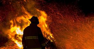 Bombero de 28 años que falleció en Australia deja atrás a esposa embarazada Bombero de 28 años que falleció en Australia deja atrás a esposa embarazada